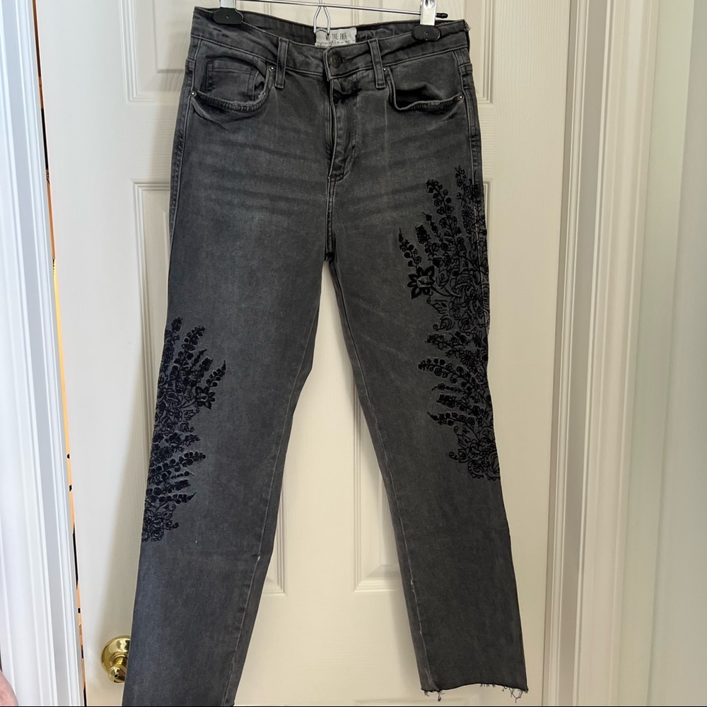 Free People Jeans black denim embroidered size 27